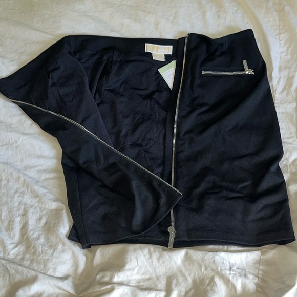 Michael Kors Black Zippered Women's Skirt - Picture 4 of 5